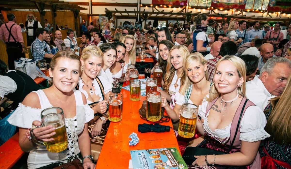 Minhenē noslēdzies ikgadējais “Oktoberfest”