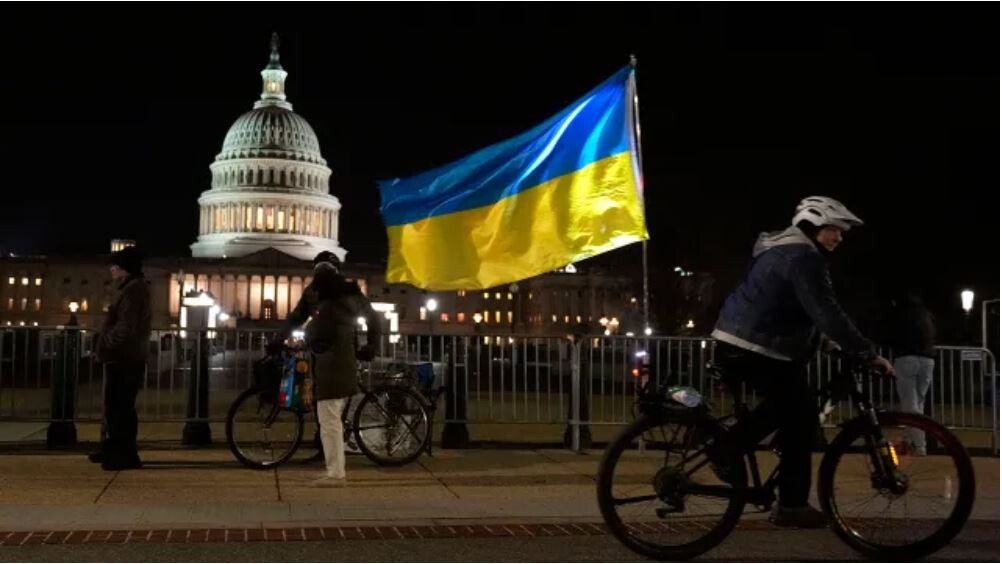 ASV daļa no 50 miljardu dolāru aizdevuma Ukrainai tiks sadalīta starp ekonomisko un militāro atbalstu