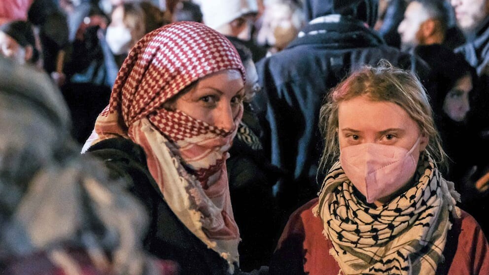 Vācijas policija nojauc propalestīnisku protesta nometni pirms Tūnbergas vizītes