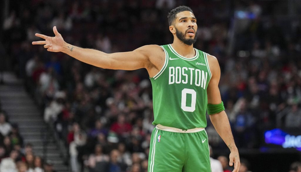 Video: Teitums turpina spēlēt rezultatīvi un sekmē “Celtics” trešo uzvaru