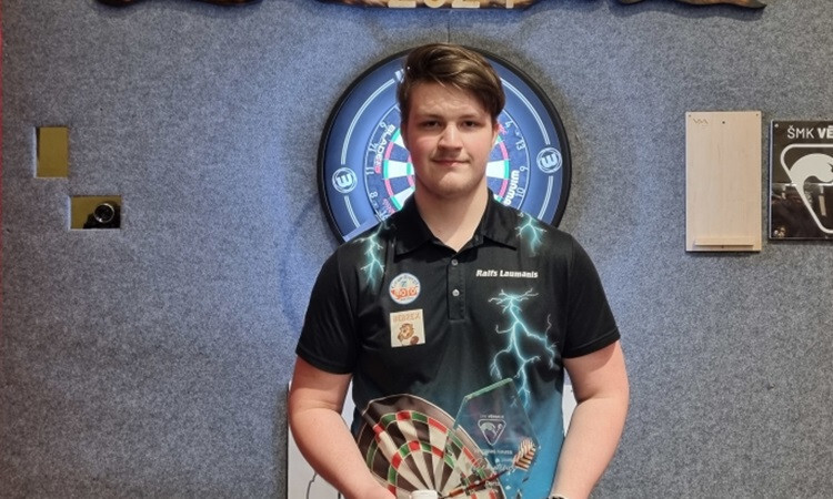 Vērgales šautriņu metējs Ralfs Laumanis lauž ceļu pasaules elitē