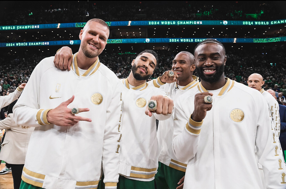 “Celtics” sāk ar uzvaru, Porziņģis tiek pie gredzena