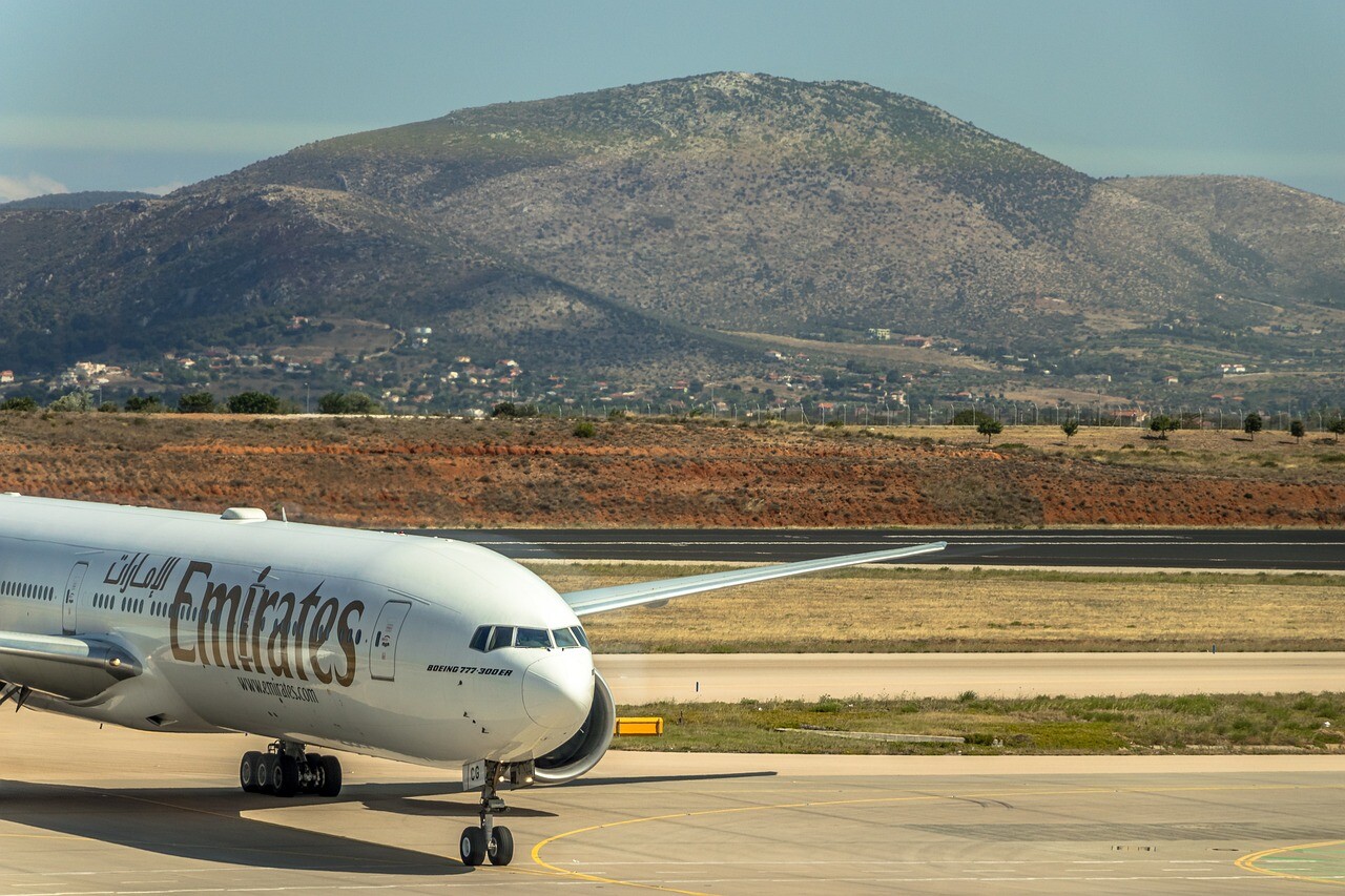 “Emirates” aizliedz lidmašīnās pārvadāt peidžerus un rācijas