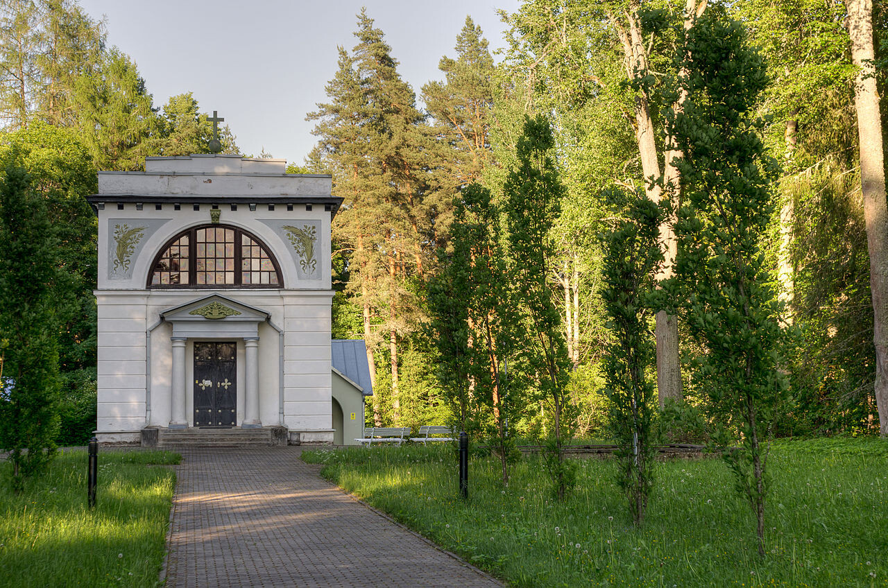 Igaunijā neplāno slēgt de Tolli mauzoleju