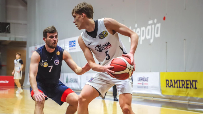 Liepājas basketbolistiem pietrūkst punkts līdz simtam Kurzemes jauniešu cīniņā
