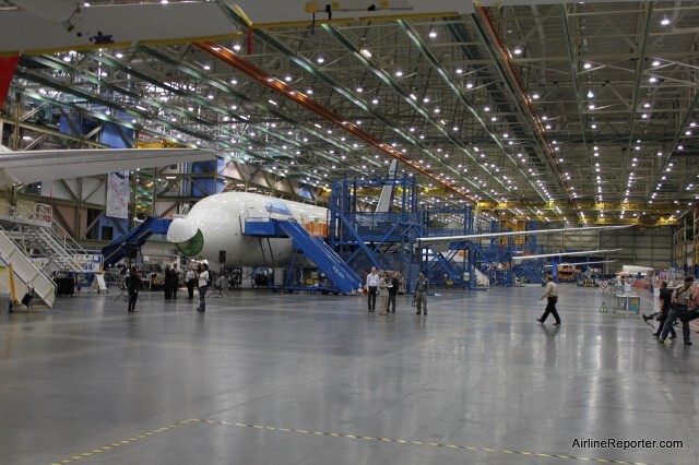 “Boeing” darbinieki atbalsta vienošanos par algu palielināšanu un izbeidz ieilgušo streiku