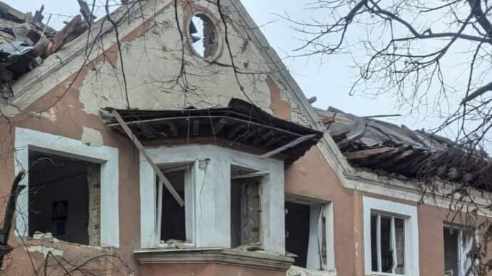 Krievu raķetes triecienā Krivijrihā ievainoti vismaz 15 cilvēki