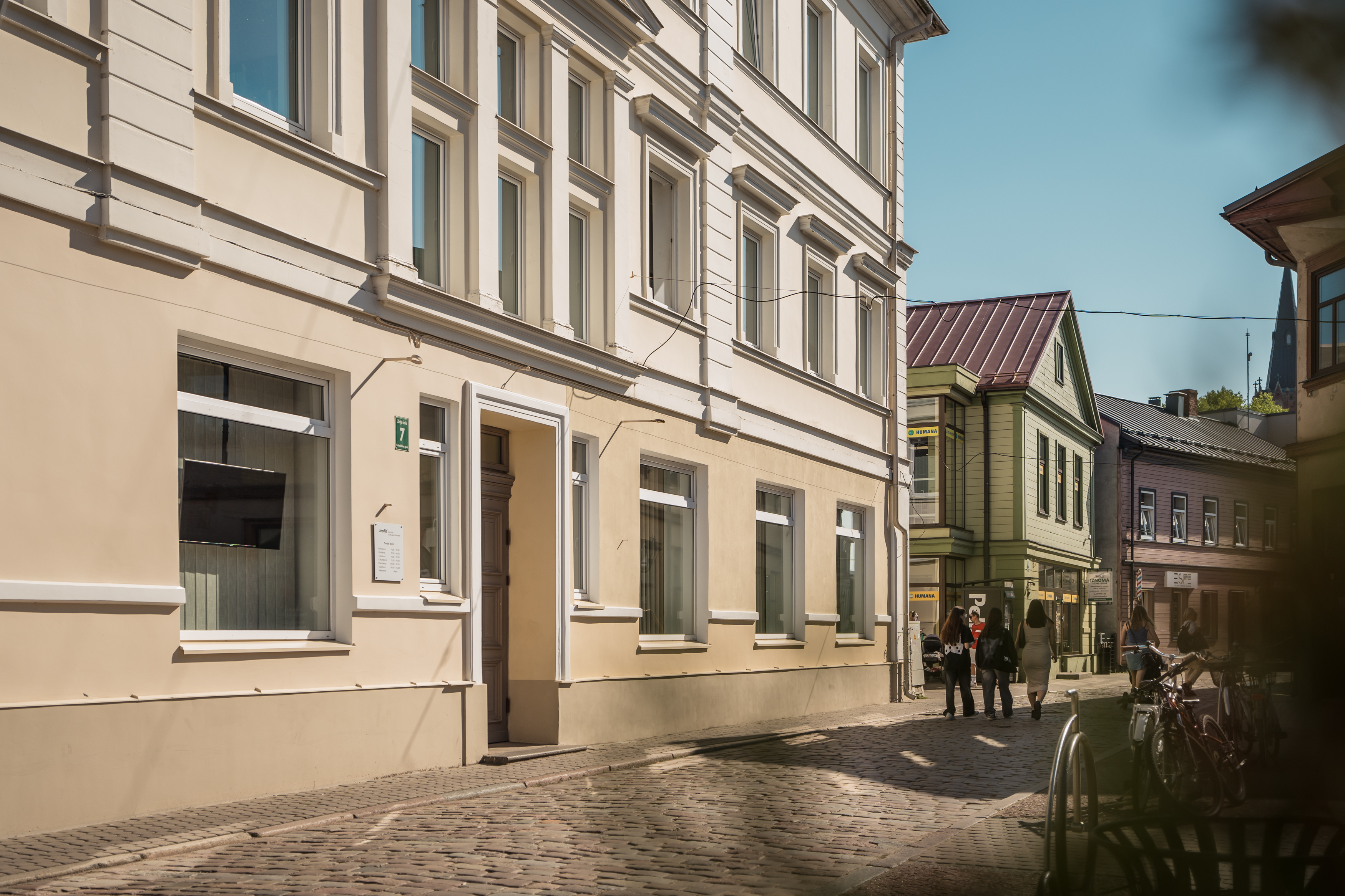 Bibliotēkā turpinās “Pilsētas stāsti” ar sarunu par Jāņa Čakstes laukumu