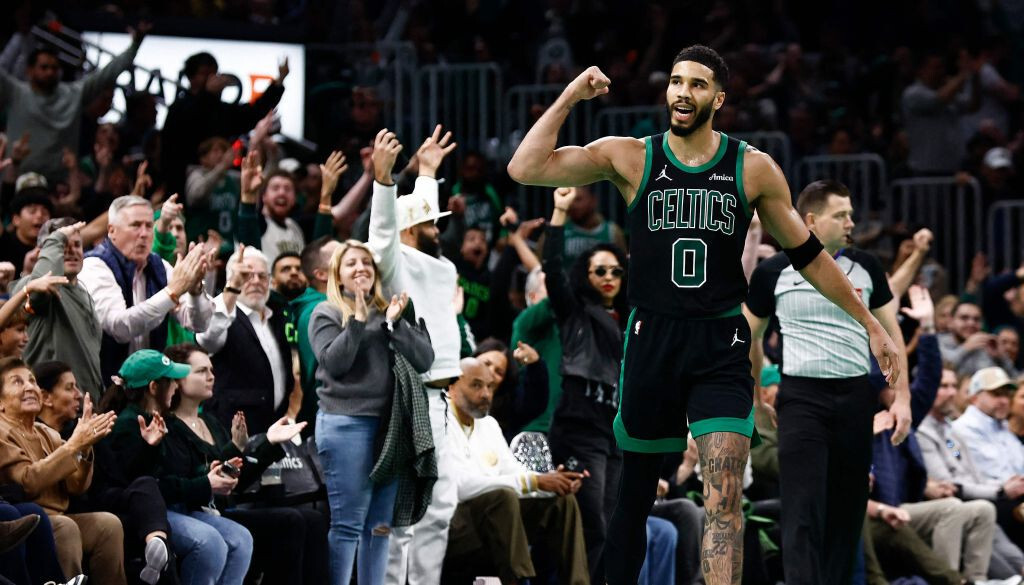Video: Porziņģa “Celtics” pārtrauc “Cavaliers” 15 uzvaru sēriju