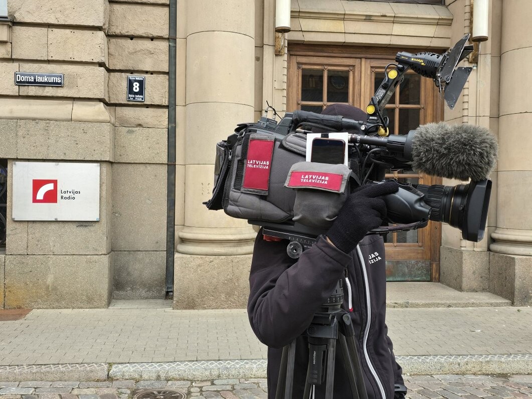 Ombuds: Sabiedrisko mediju pienākumus un tiesības veidot saturu mazākumtautību valodās jāvērtē Satversmes tiesai