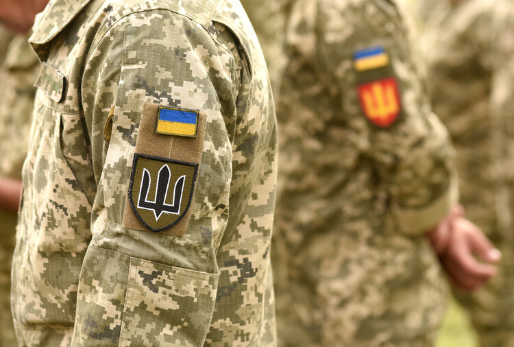 Žurnāls: Karā krituši 60 līdz 100 tūkstoši Ukrainas karavīru