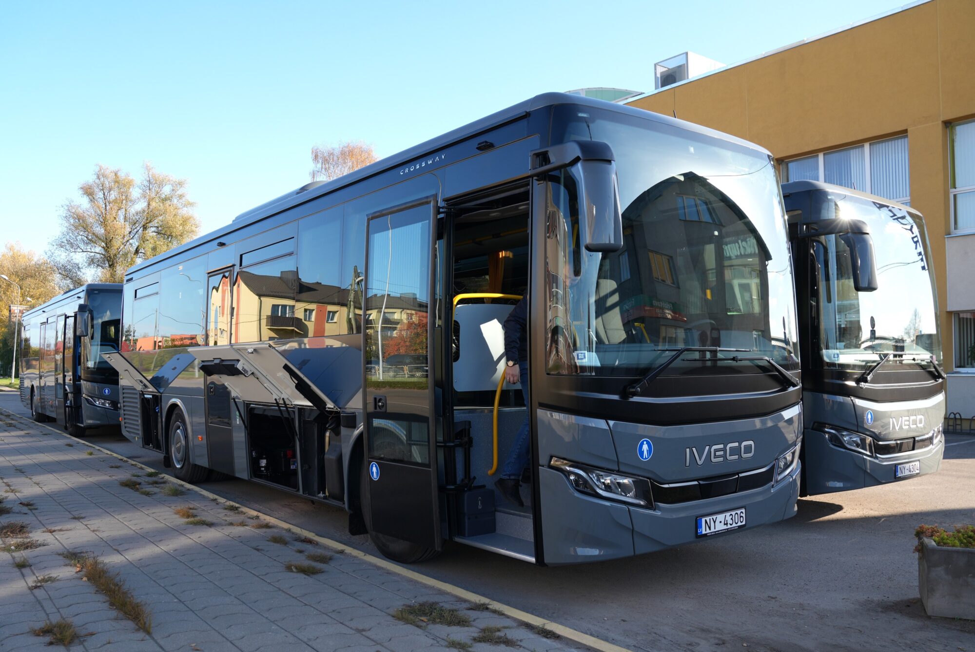 Zemgale: Iegādāti četri jauni autobusi bērnu pārvadājumiem