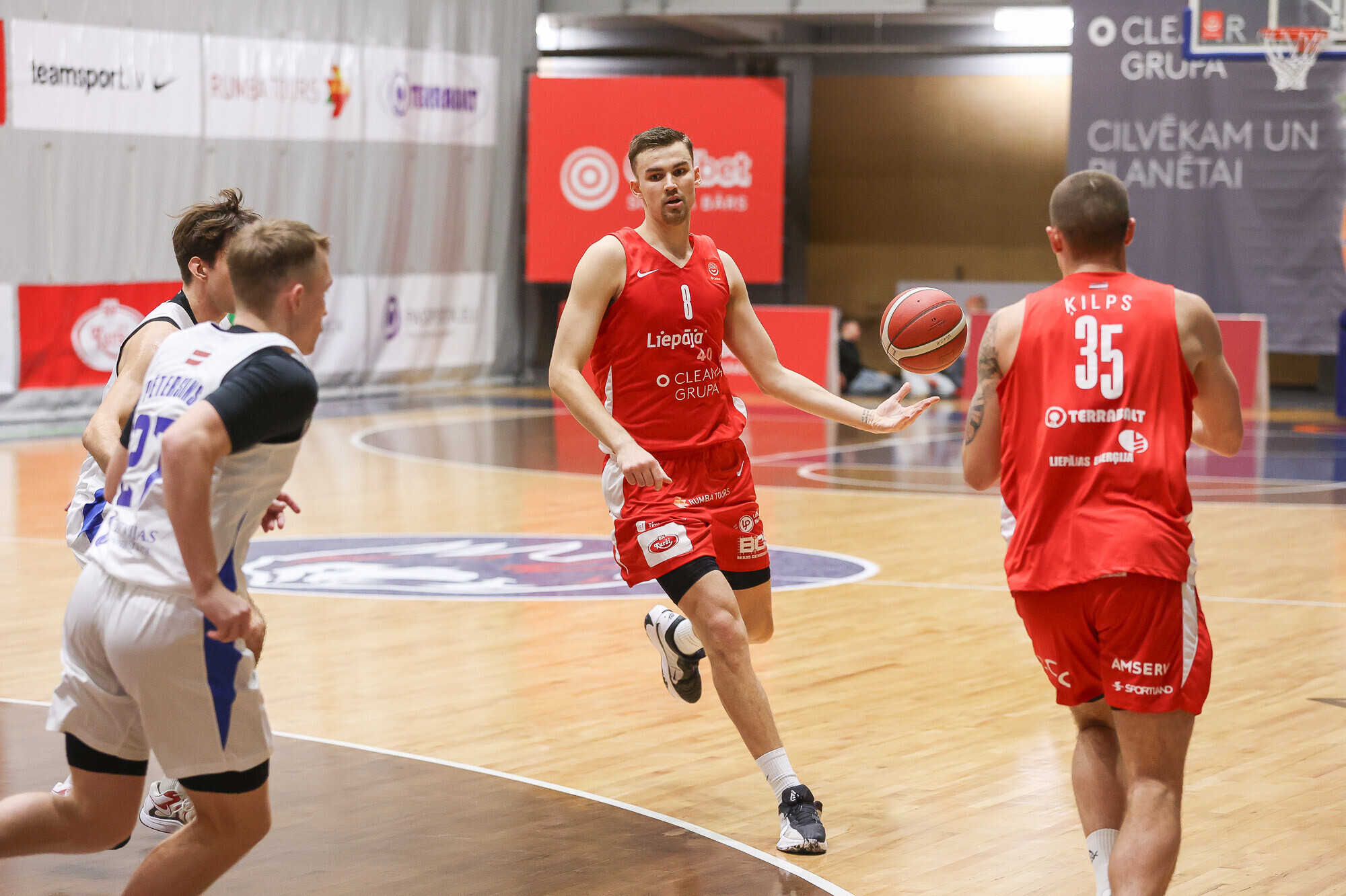 Divi “Liepājas” basketbolisti izsaukti uz Latvijas izlasi