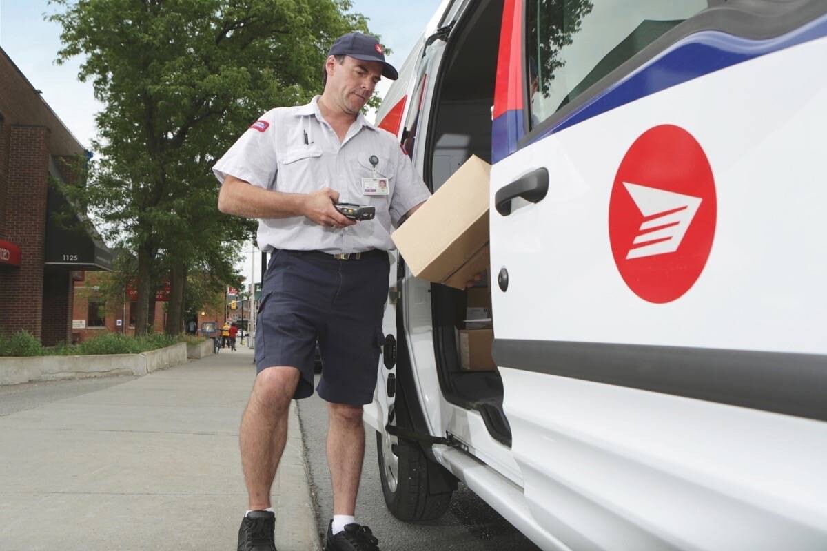 Pēc gandrīz mēnesi ilgušā darbinieku streika “Canada Post” atsāks darbību