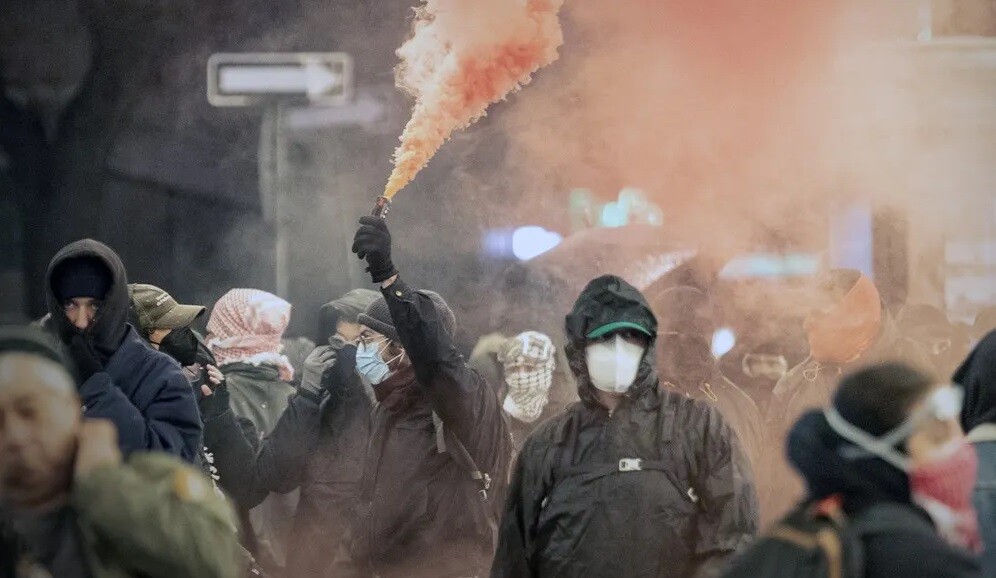 Trudo nosoda vardarbīgos kreiso ekstrēmistu protestus Monreālā