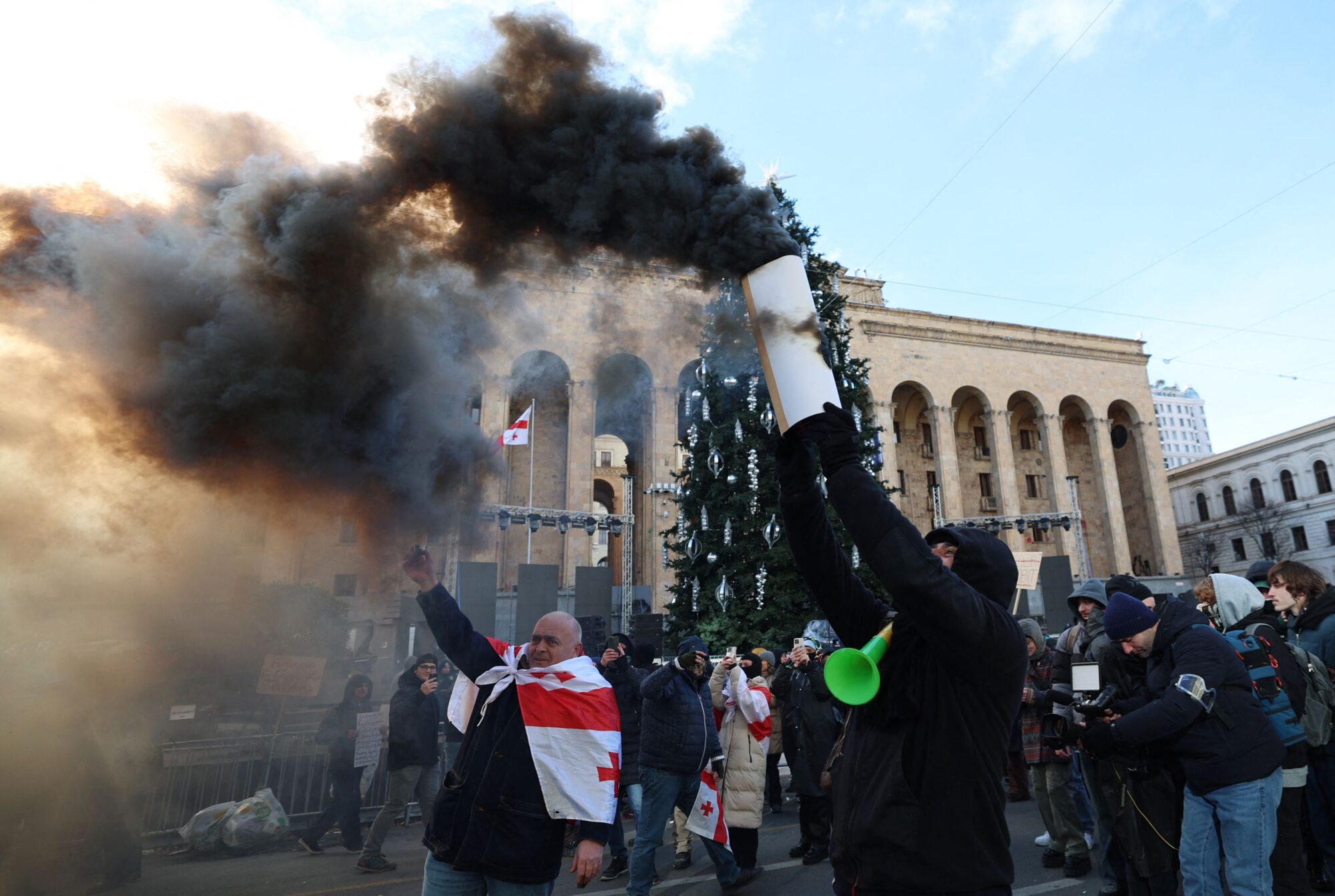 Nedēļas politikas apskats: Pļauka izolētajiem režīmiem