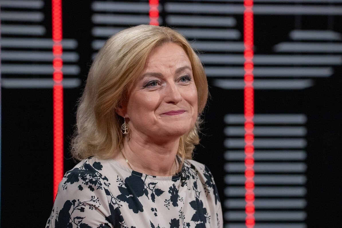 Izglītības ministre nav gatava atteikties no šo mācību gadu skarošu reformu virzīšanas