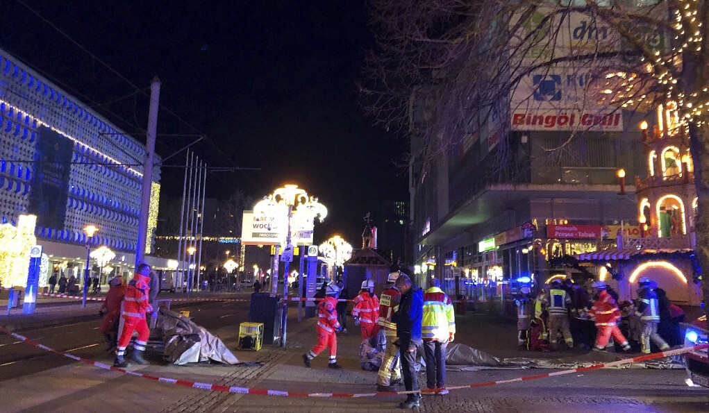 Vācijas pilsētā Magdeburgā automašīna ietriekusies cilvēkos Ziemassvētku tirdziņā