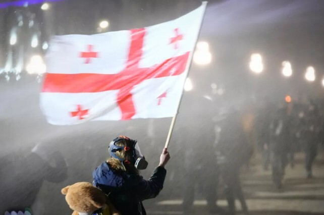 Gruzijā astoto dienu nerimst protesti