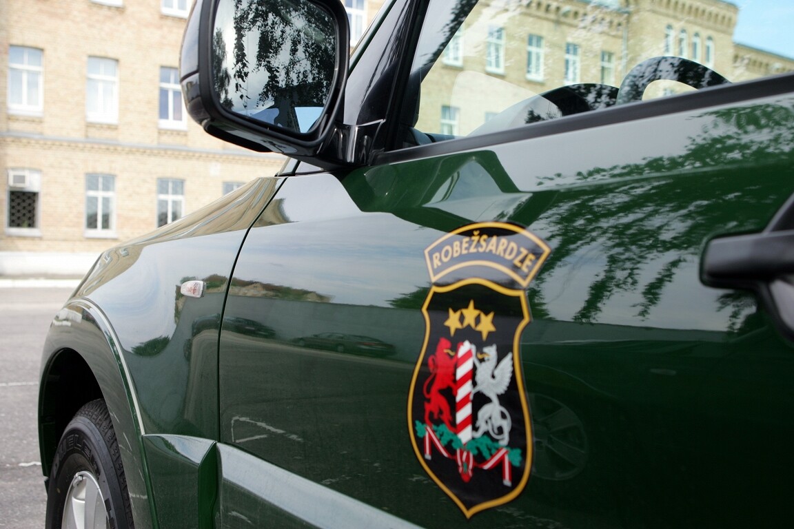 Latgalē aizturēti divi Ukrainas pilsoņi, kas organizēja šoruden notikušās vērienīgās migrantu pārvešanas