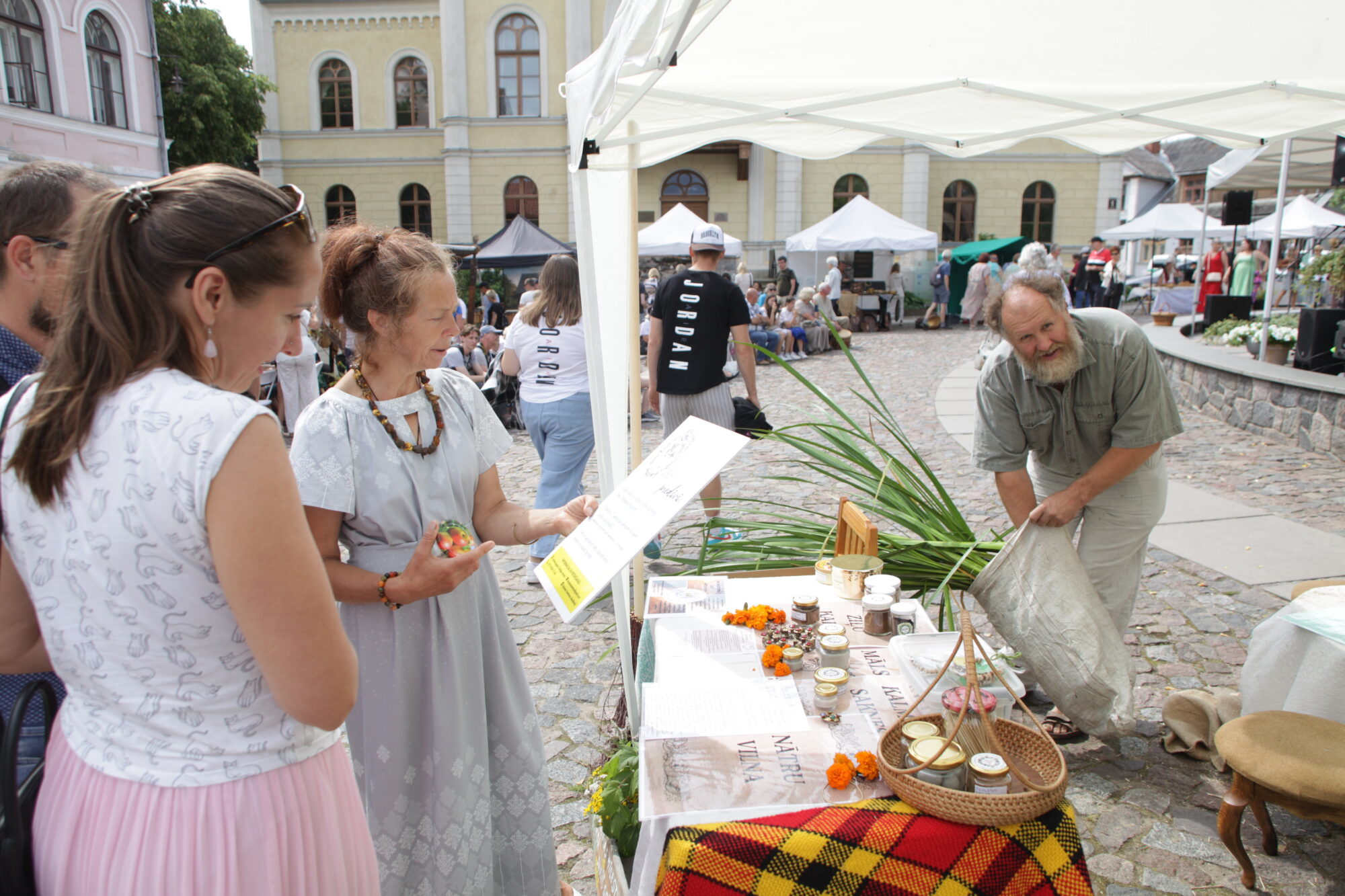 Vienkārši, bet ar raksturu