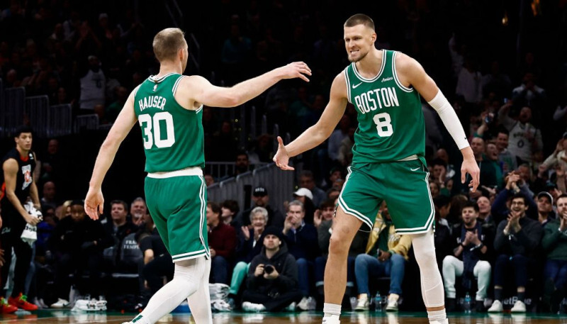 Video: Porziņģis gūst 26 punktus “Celtics” uzvarā pār “Pistons”