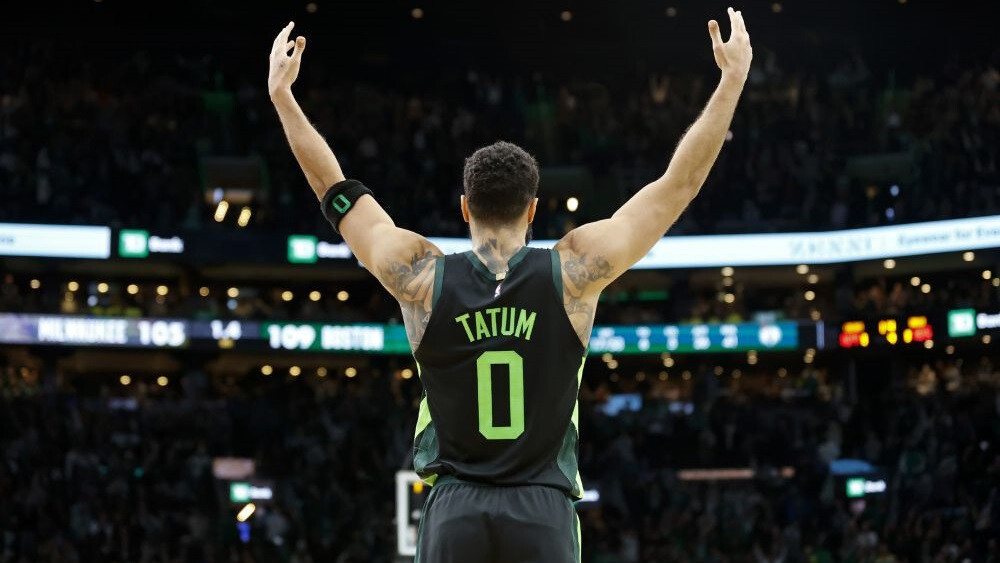 Video: “Celtics” bez Kristapa Porziņģa pārspēj Milvoki “Bucks”