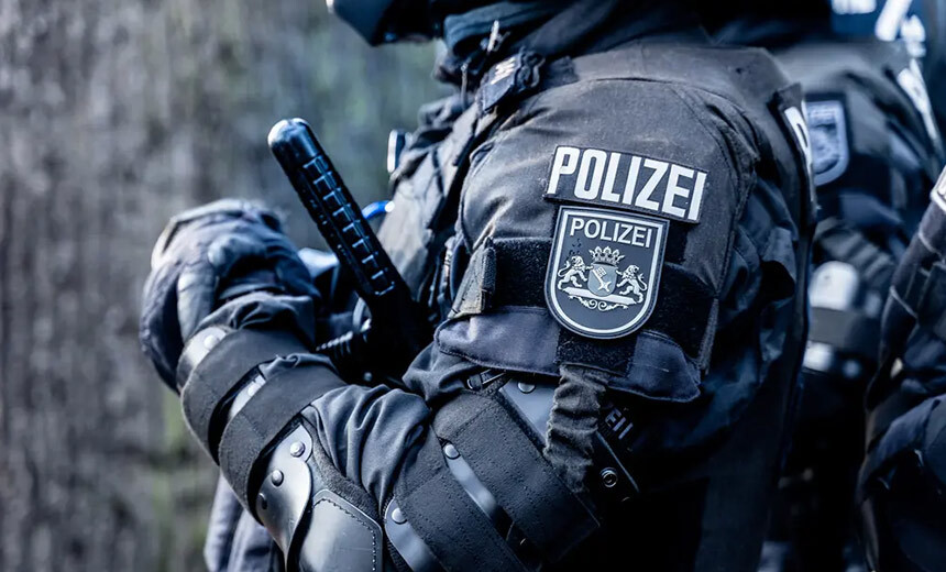Vācijā policija nošāvusi ekskavatora nolaupītāju