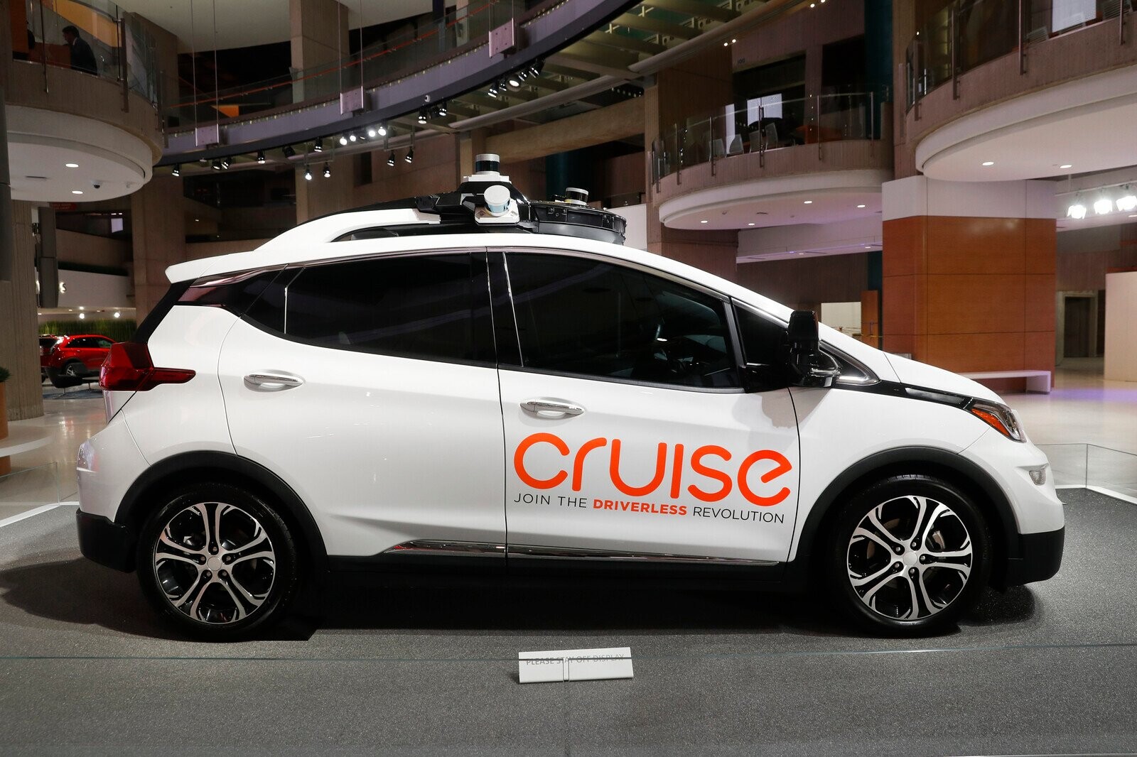 “General Motors” atteiksies no robotakša izstrādes
