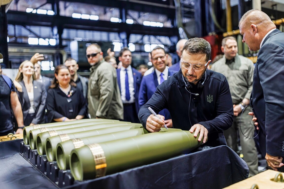 Zelenskis: Prioritāte ir bruņojuma piegādes, nevis mobilizācijas vecums