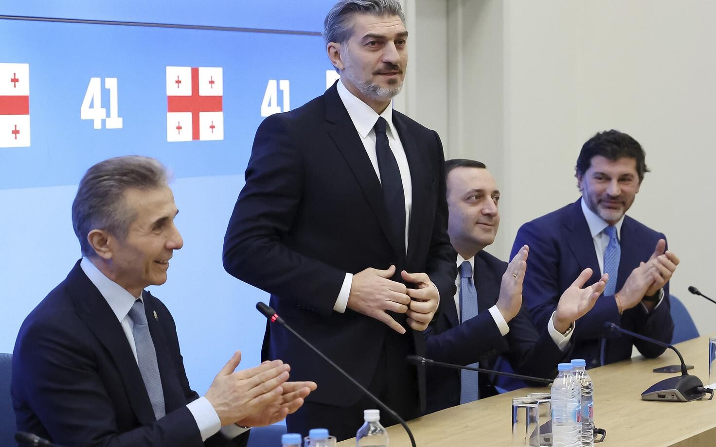 Par Gruzijas prezidentu ievēlēts bijušais futbolists Kavelašvili