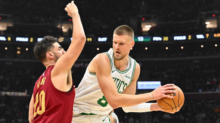 Porziņģis un “Celtics” uzņems desmit reizes pēc kārtas pārspēto “Pistons”