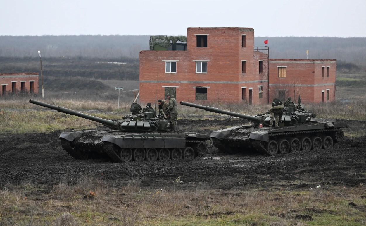 Krievija uz Ukrainu raidījusi 93 raķetes un gandrīz 200 trieciendronus