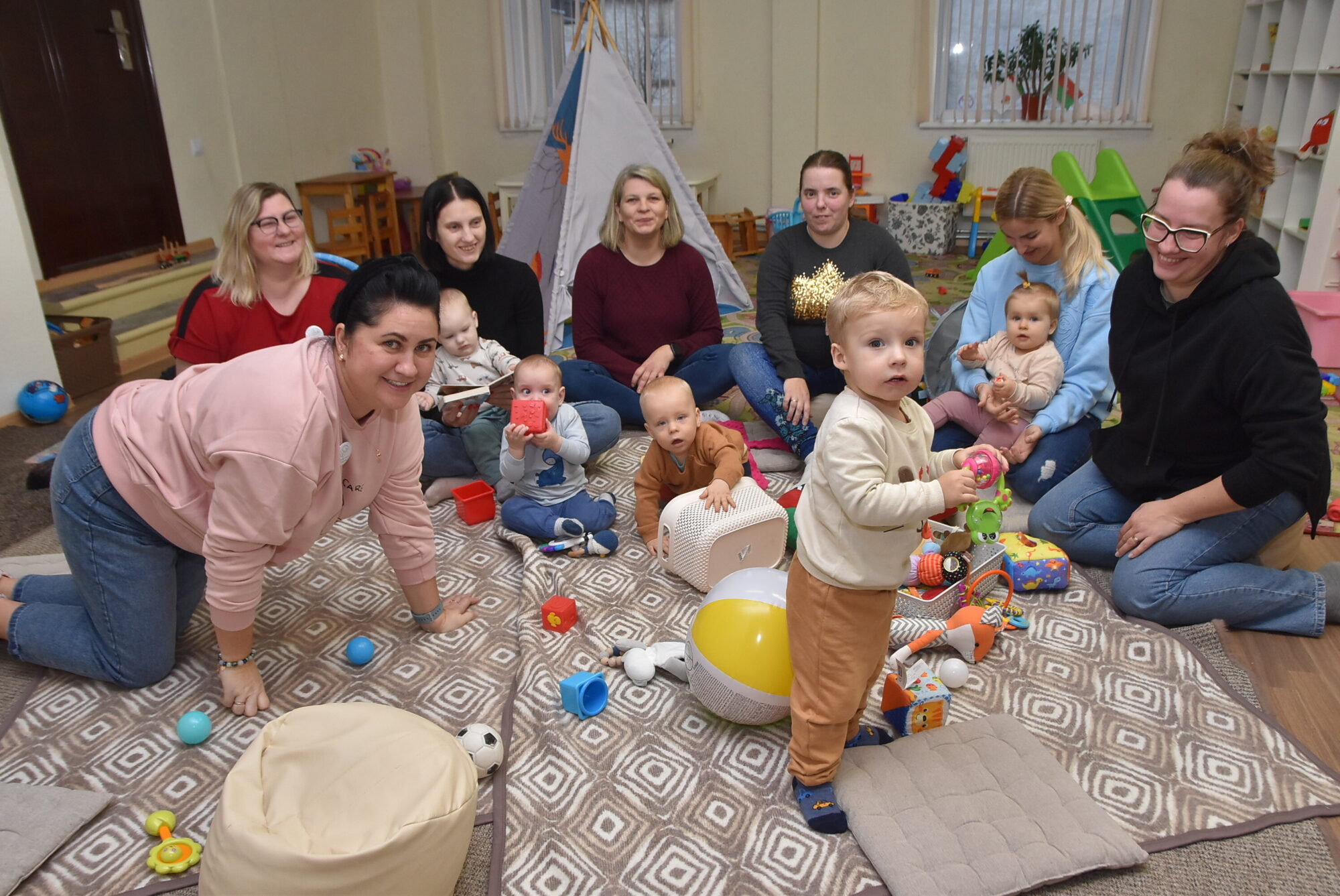 Foto: “Patvērums ģimenē” motivē būt sabiedrībā gan vecākus, gan bērnus