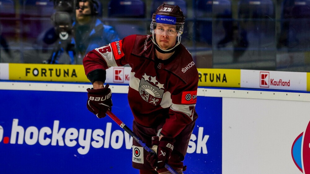 Latvijas hokejisti otrajā pārbaudes spēlē zaudē Slovākijai