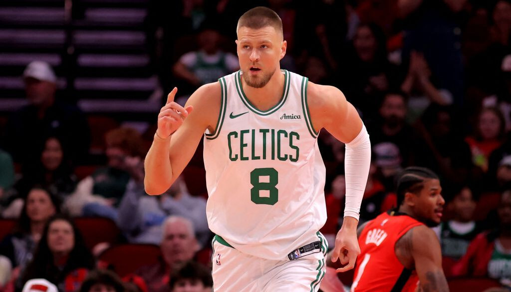 Video: Porziņģis atgriežas un palīdz “Celtics” pārspēt “Rockets”