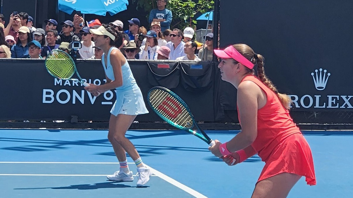 Video: Ostapenko uzvar Austrālijas atklātā čempionāta dubultspēļu pirmās kārtas mačā