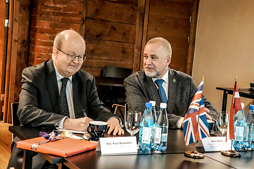 Vidzeme: Valmieras novadā viesojās Lielbritānijas vēstnieks Latvijā
