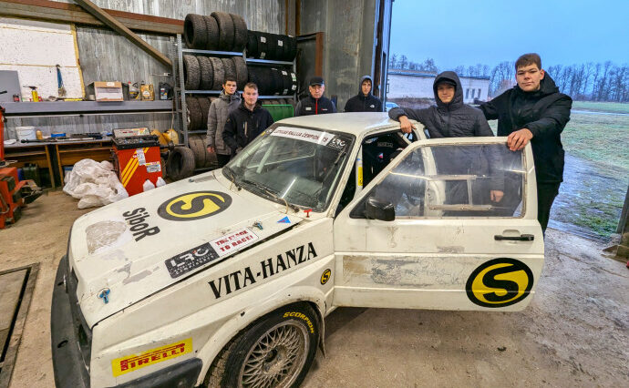 Latgale: SIA “Salenieku dolomīts” dāvana Malnavas koledžai – rallija auto