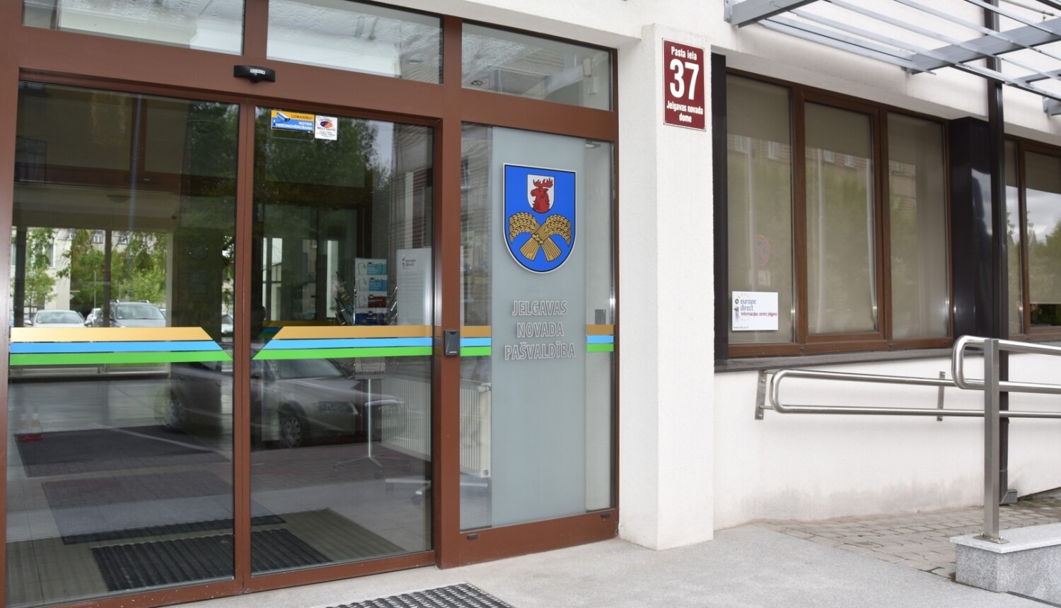 Zemgale: Pašvaldības iestādes pakāpeniski pārceļas uz citām telpām