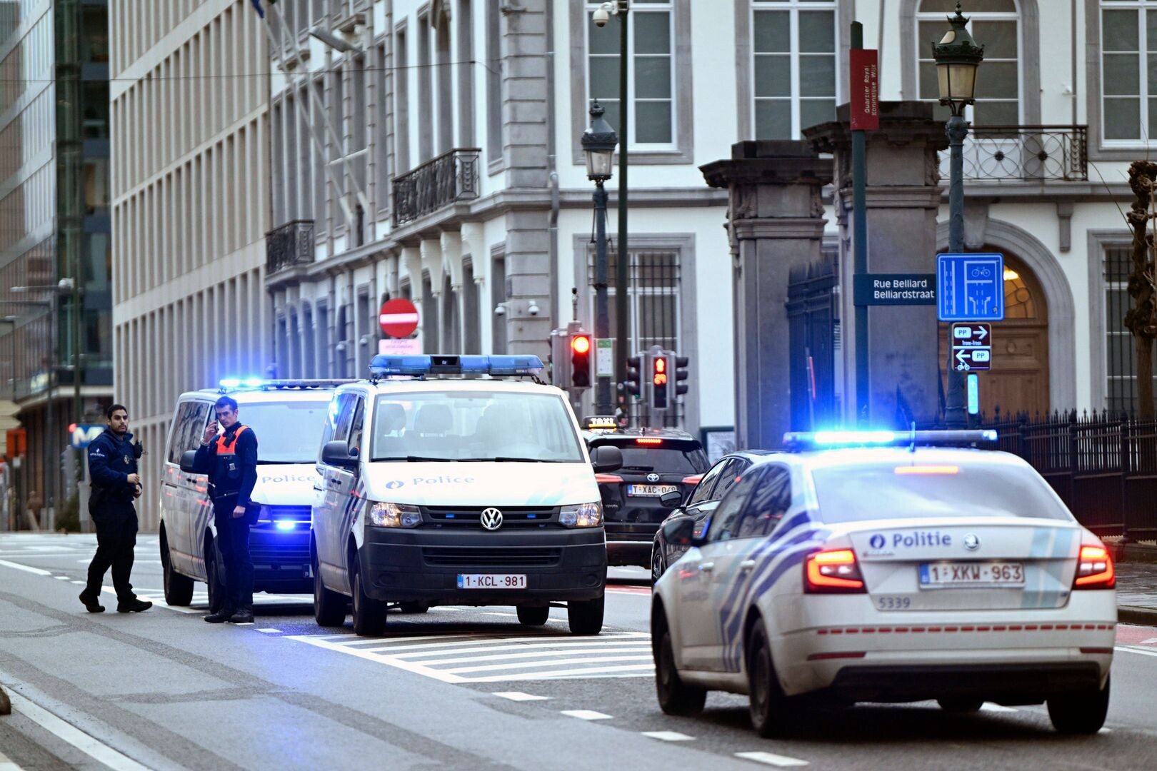 Pie Beļģijas premjerministra biroja aizturēts agresīvs ar nazi bruņots vīrietis