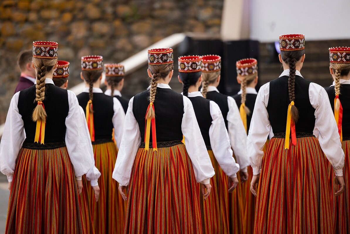 Sākti seši kriminālprocesi par iespējamu krāpšanos ar Skolēnu dziesmu un deju svētku biļetēm
