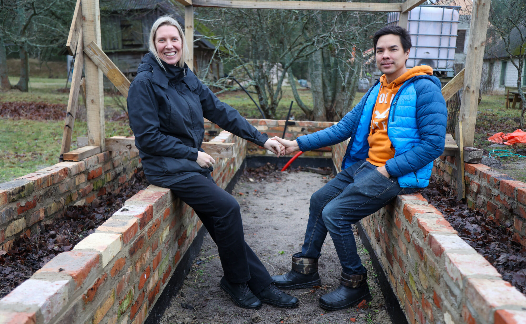 Foto: Kristīne Pouzou atgriezusies Bernātos kopā ar savu franču ģimeni