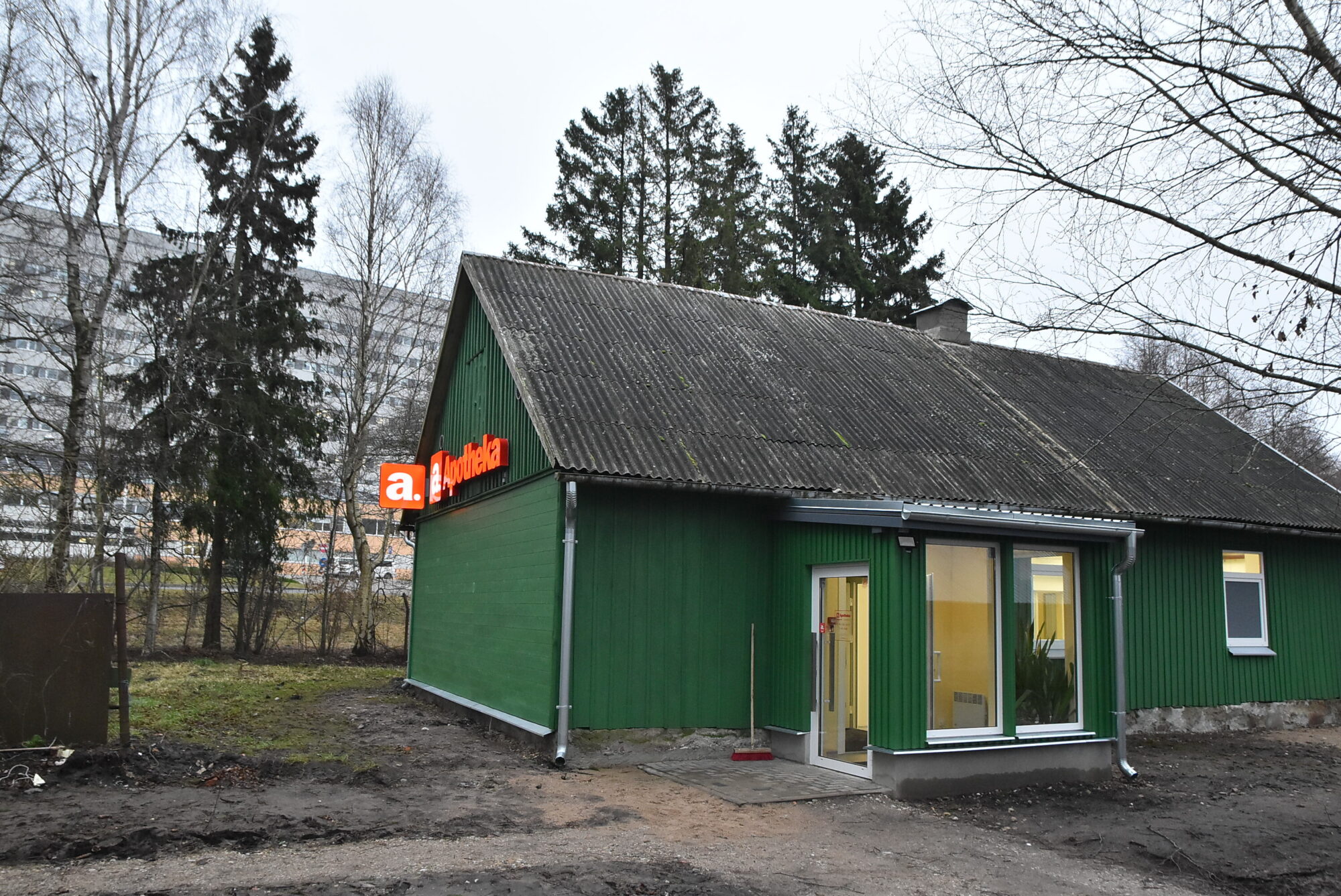 Pretim slimnīcai izveidota aptieka
