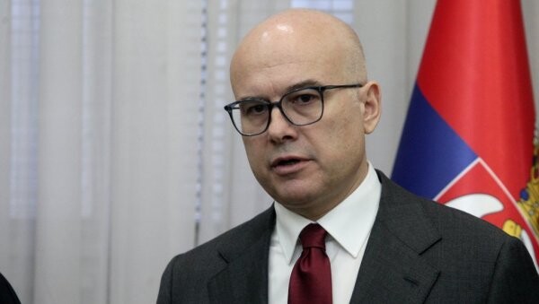 Serbijas premjerministrs paziņo par atkāpšanos
