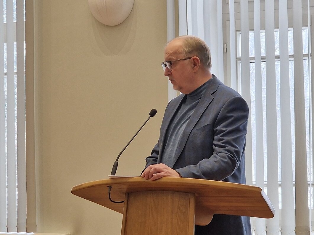 No amata atbrīvots iepriekš atstādinātais Rēzeknes pašvaldības izpilddirektors Olehno