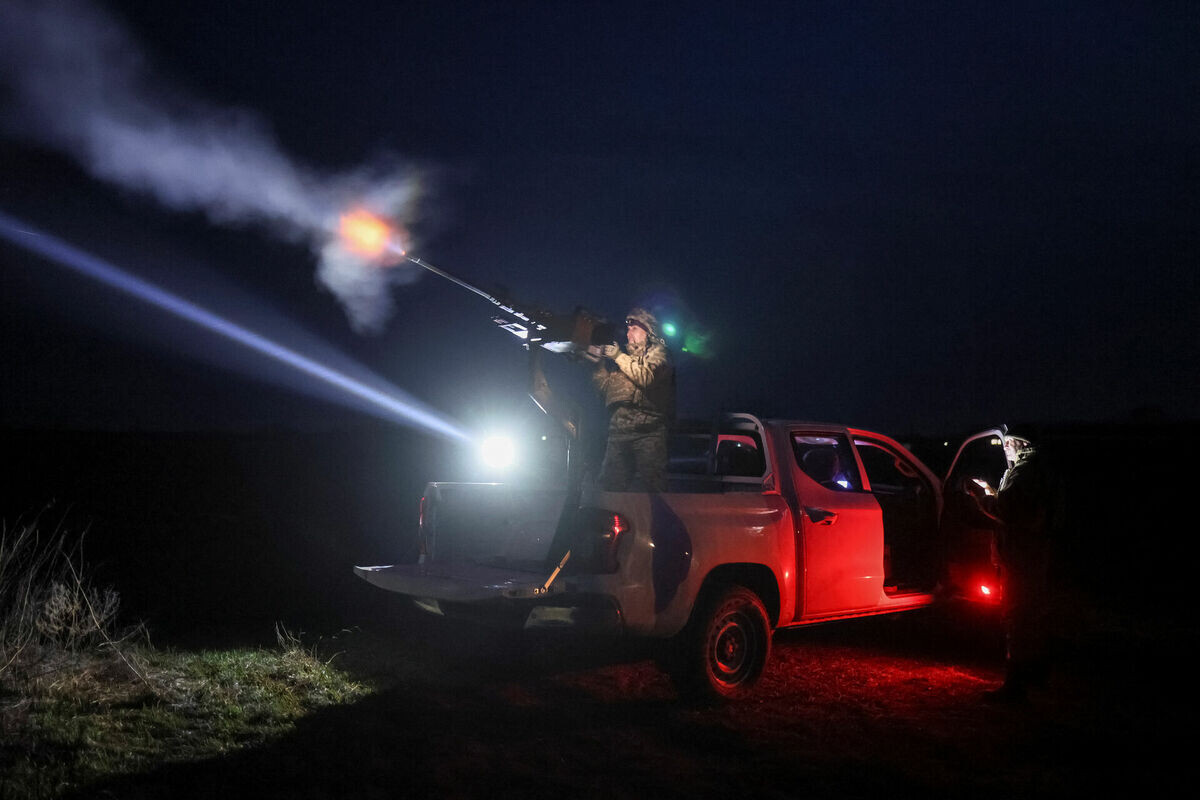 Ukraiņi notriekuši 130 krievu dronus