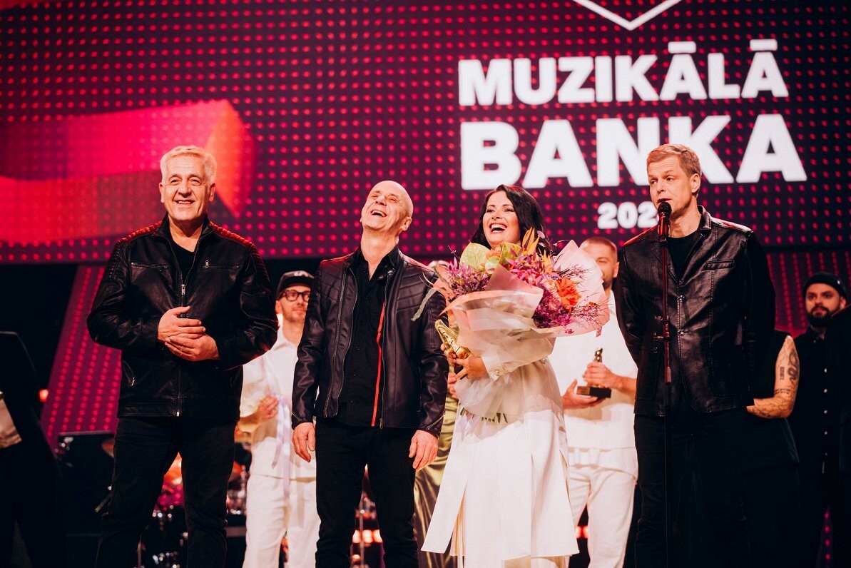 “Muzikālajā bankā” uzvar Antra Stafecka un grupa “Jumprava” ar dziesmu “Baltu dzīvi nodzīvot”