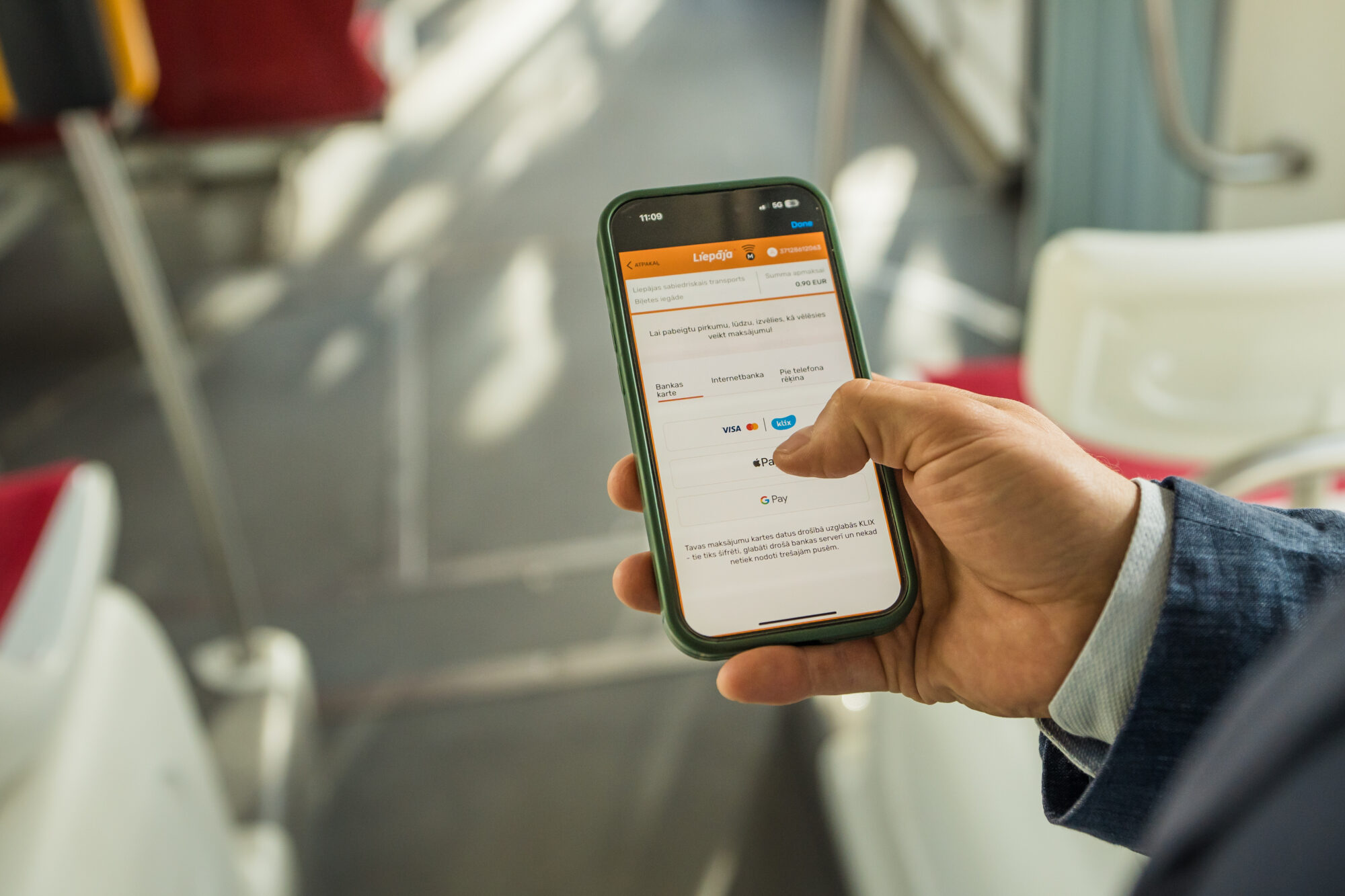 Trešdienas rītā bremzēja Liepājas sabiedriskā transporta e-biļešu sistēma