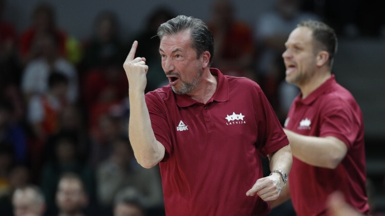 Banki kļūst par Šmita pārstāvētās “Anadolu Efes” galveno treneri